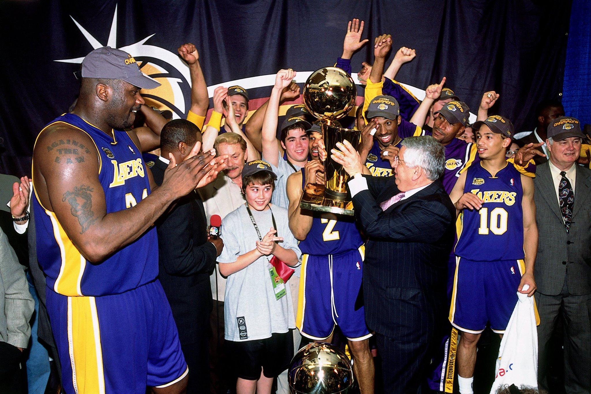 Moment image for Los Angeles Lakers Defeat Philadelphia 76ers in the 2001 NBA Finals