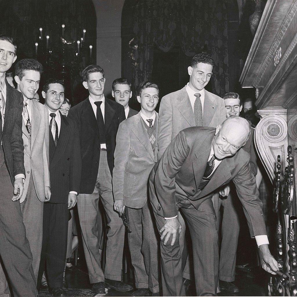 Moment image for Eisenhower Becomes President of Columbia University