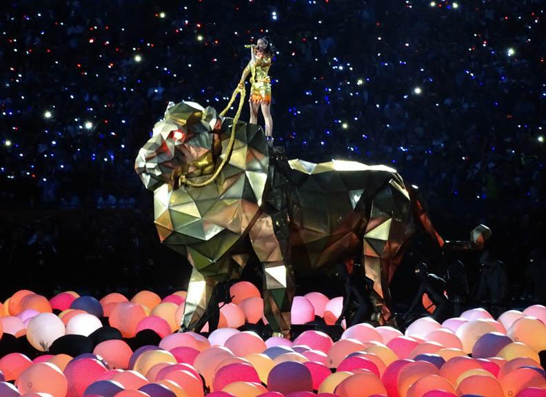 Moment image for Spectacular Super Bowl XLIX Halftime Show Entertains 120 Million Viewers