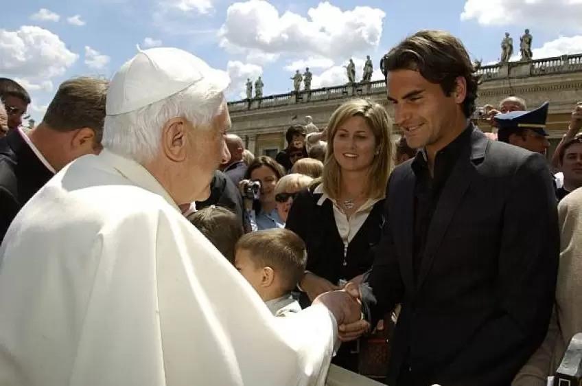 Moment image for Federer meets Pope Benedict XVI