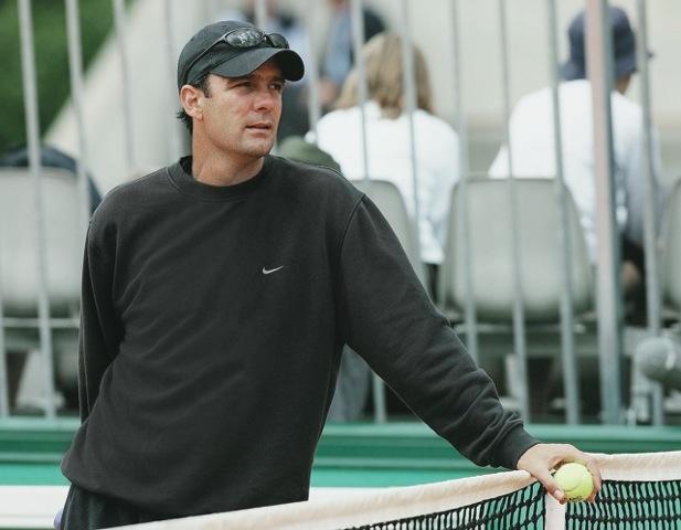 Moment image for Federer Hires Sampras's Coach for Trial