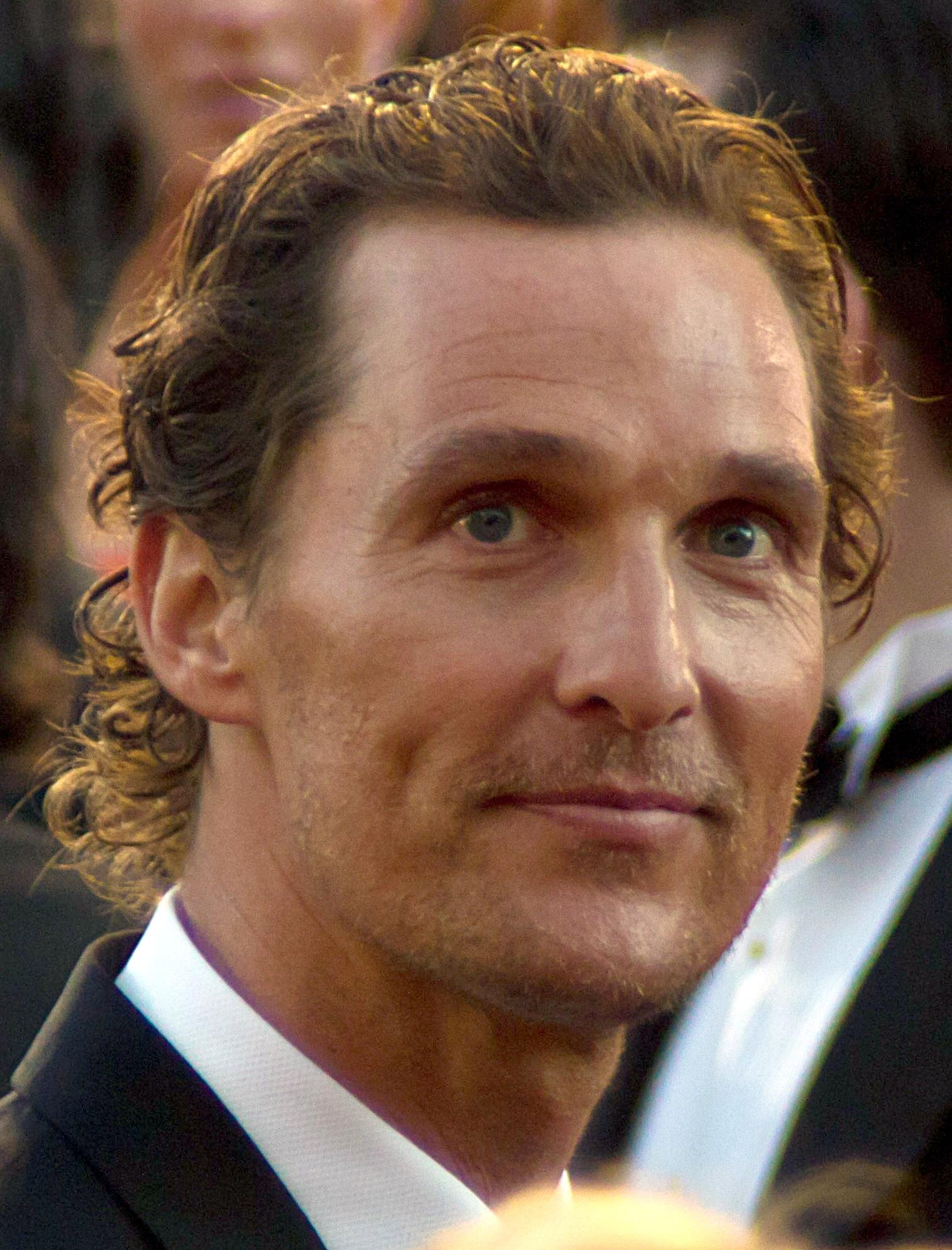 Moment image for McConaughey's "Dallas Buyers Club" Golden Globe win marks career transformation and critical acclaim.