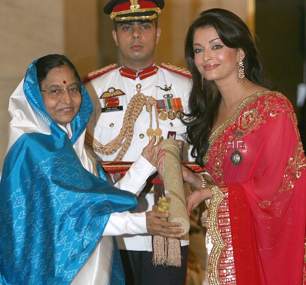 Moment image for Aishwarya Rai: Youngest Padma Shri actress, global impact, career milestone.