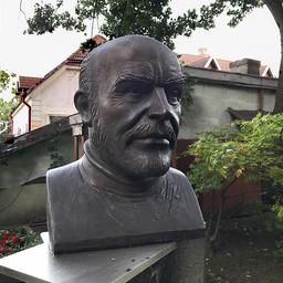 Bronze Bust of Connery in Tallinn
