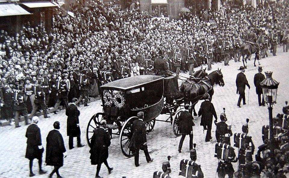 Moment image for Hugo's Funeral Procession in Paris