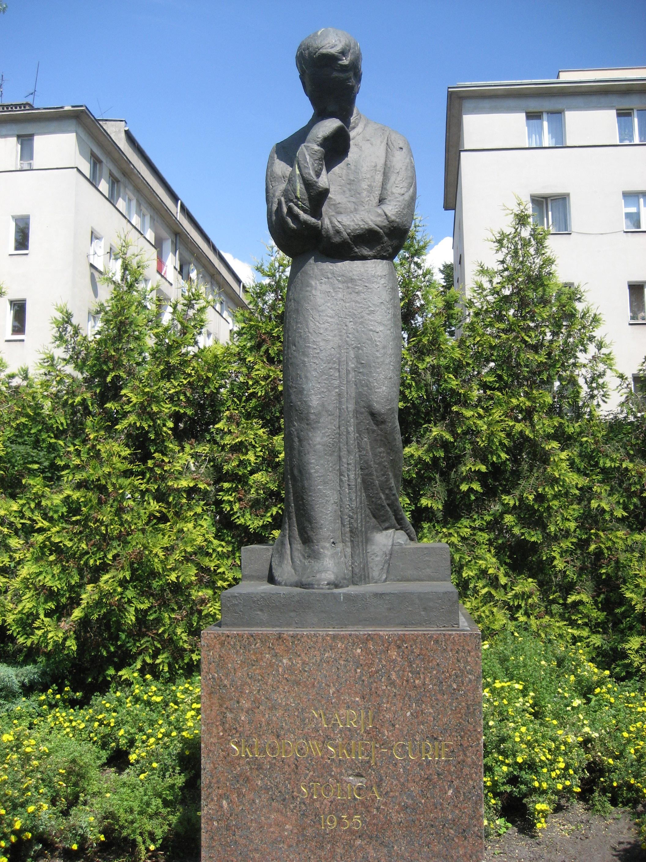 Moment image for Legacy of Marie Curie: Scientific pioneer honored with statue in Warsaw for groundbreaking contributions.