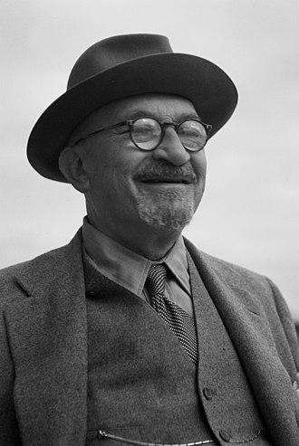 Moment image for Legacy of Chaim Weizmann: Scientist, Diplomat, and First President of Israel.