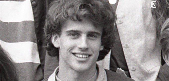 Moment image for Emmanuel Macron's Background