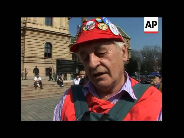 Moment image for Protests against US radar base plans in Prague