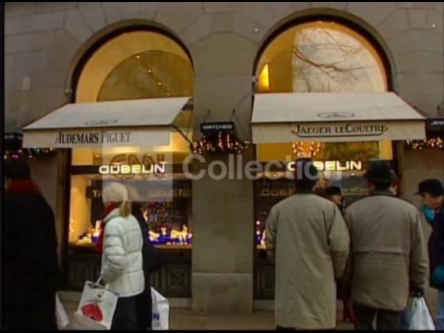 Moment image for Swiss voters reject $25 per hour minimum wage