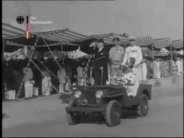 Moment image for Pakistan's Republic status within the British Commonwealth.