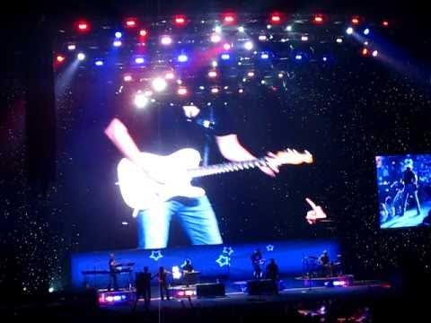Moment image for Brad Paisley's "H2O World Tour" rocks Riverbend Music Center, drawing huge crowd.