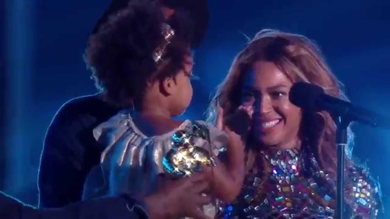 Moment image for Beyoncé receives Michael Jackson Video Vanguard Award