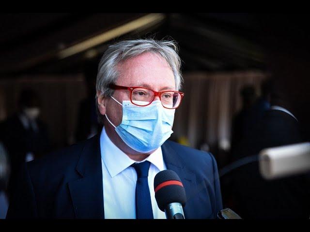 Moment image for Thousands in Mali celebrate expulsion of French ambassador