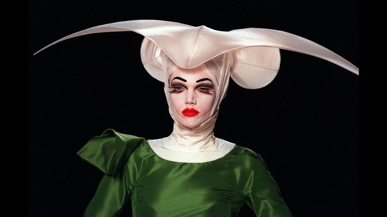 Moment image for Fall 2000 Couture show
