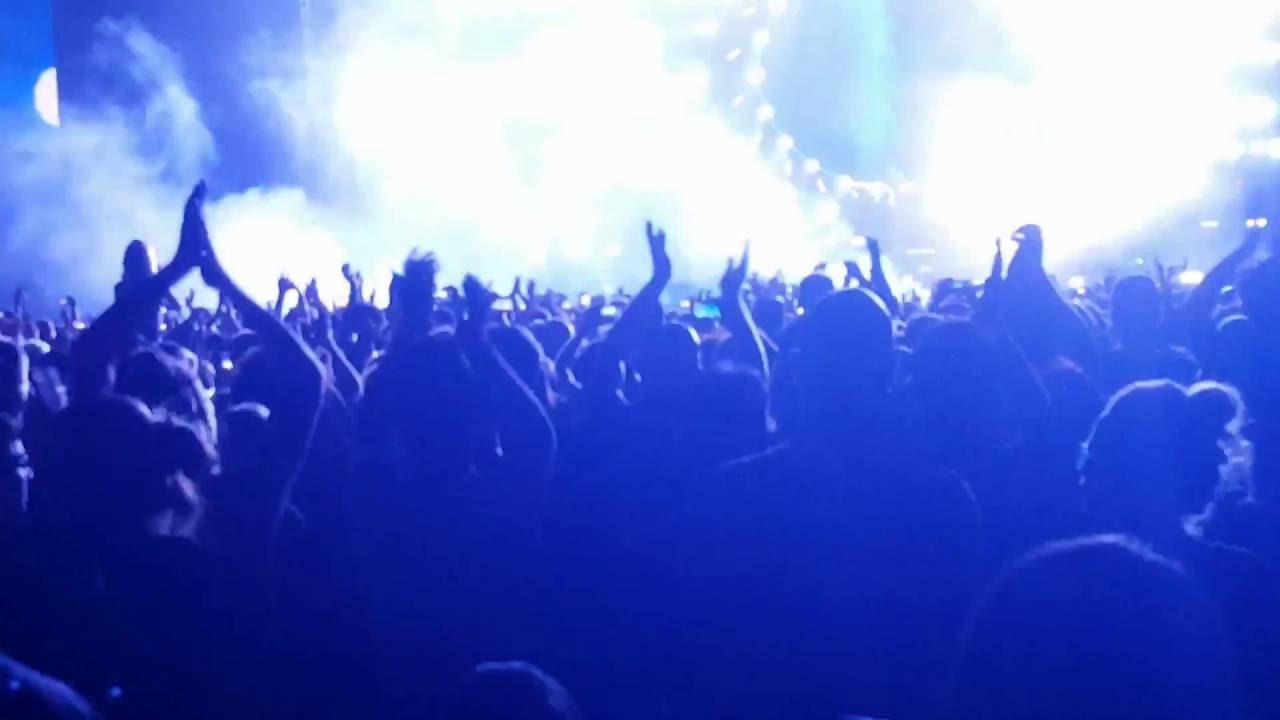 Moment image for Queen + Adam Lambert perform in Tel Aviv