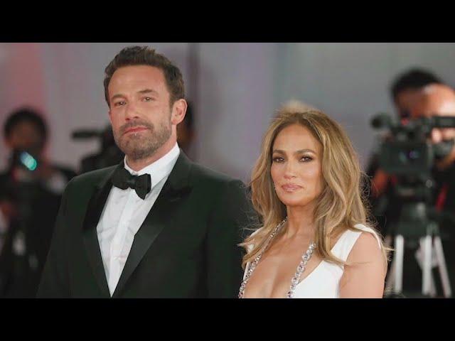 Moment image for Lopez Files for Divorce from Affleck