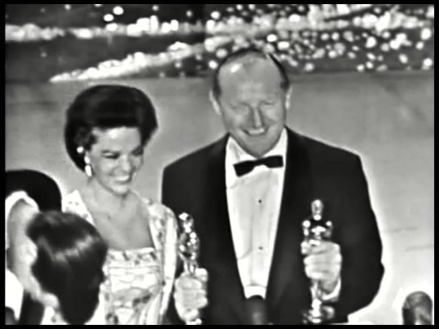 Moment image for 1959 Academy Awards