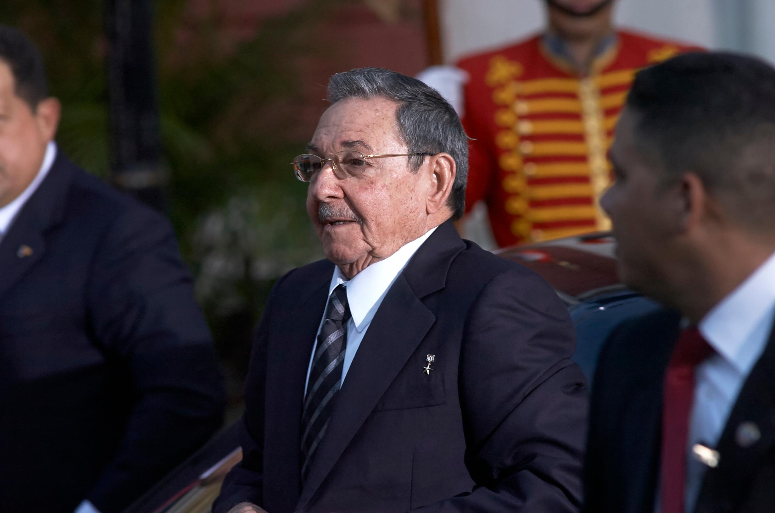 Moment image for Power handover: Fidel to Raúl Castro