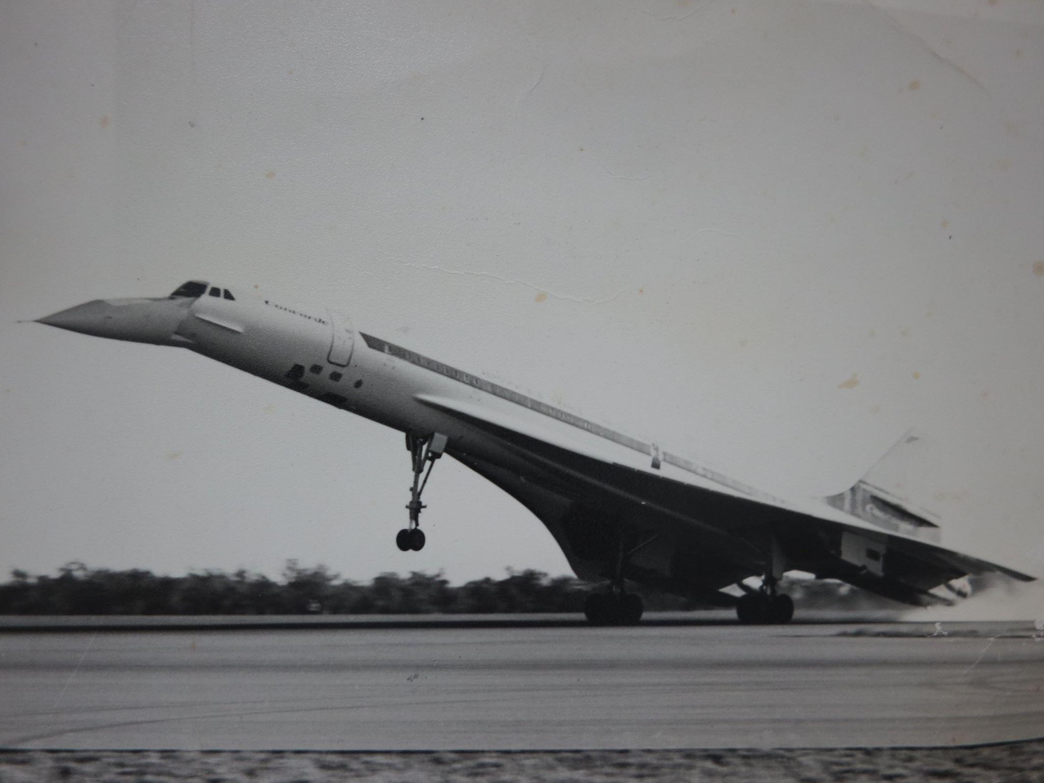 Moment image for Concorde aircraft lands in Darwin.