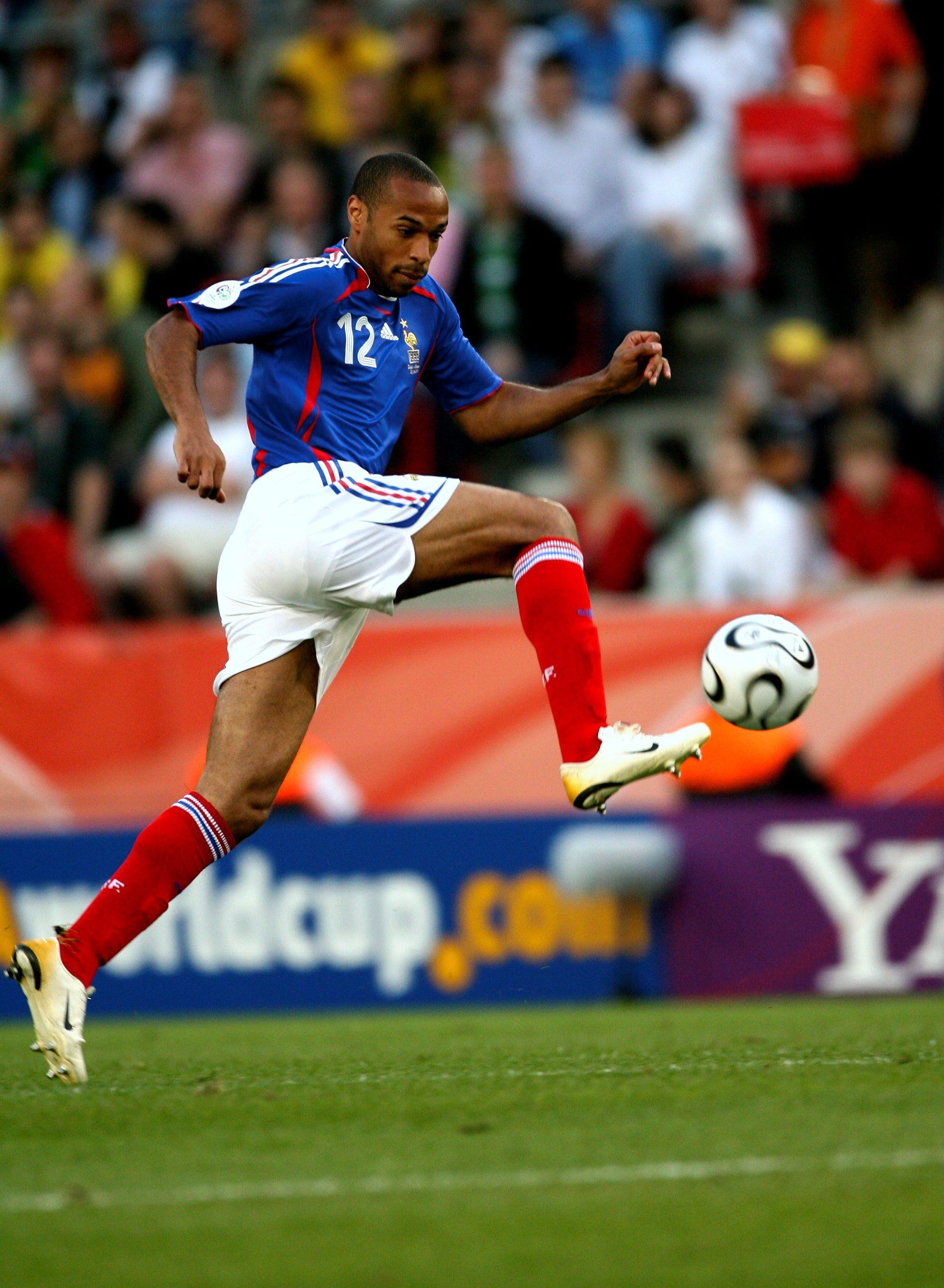 Moment image for Thierry Henry reaches 100-goal milestone in the Premier League with Arsenal.