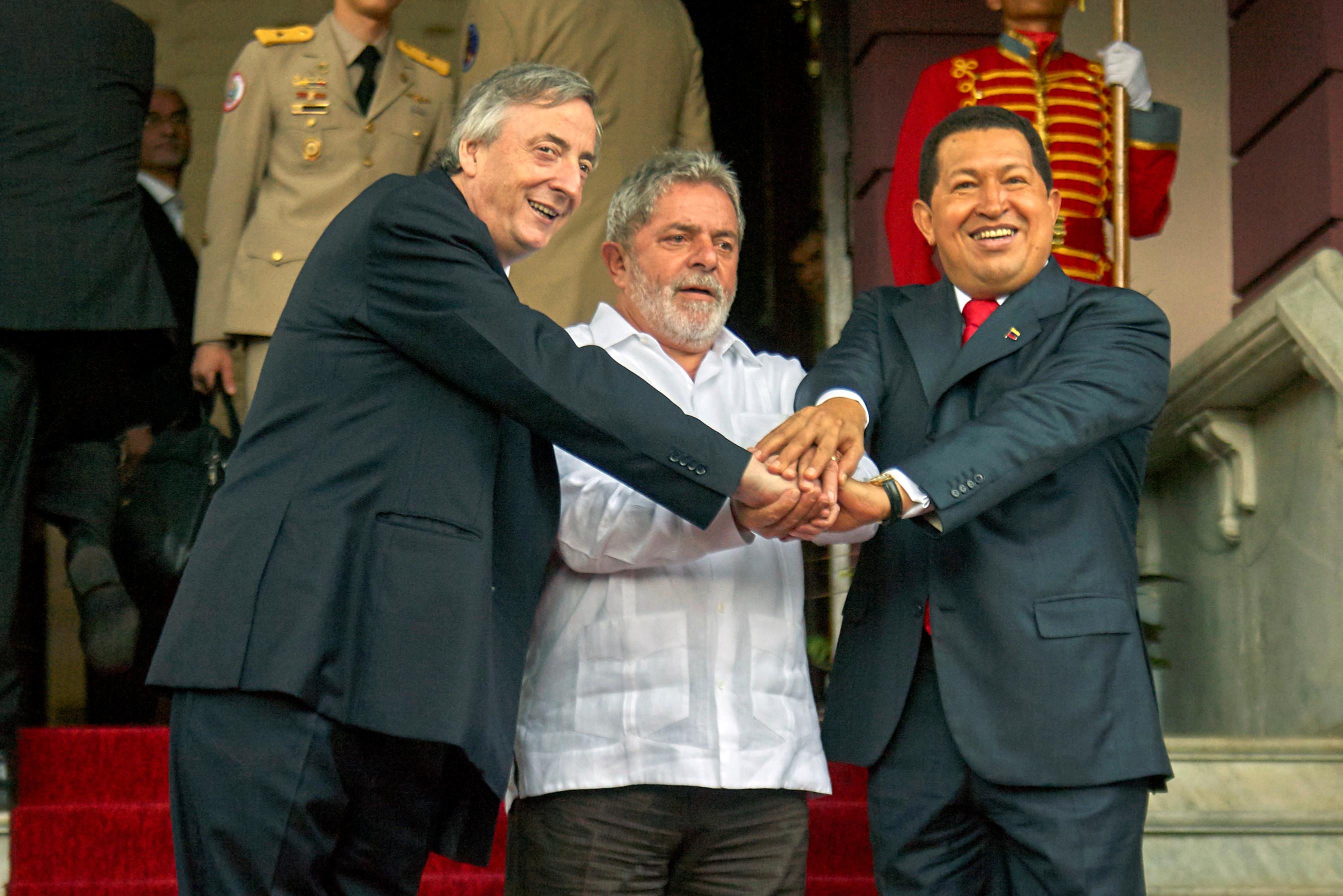 Moment image for Former Argentine President Néstor Kirchner's passed away unexpectedly.