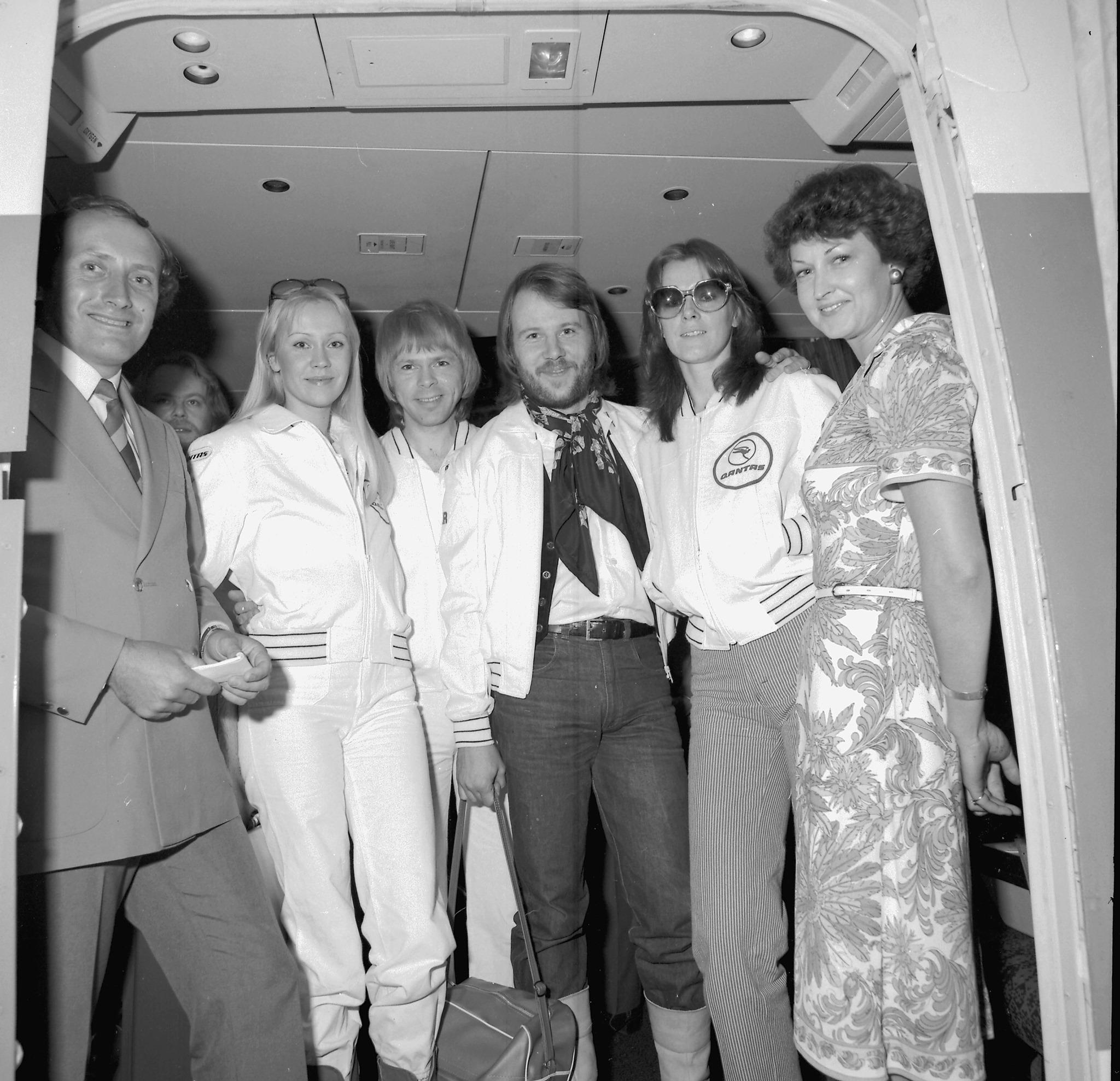 Moment image for ABBA's Iconic Adelaide Concert Draws 30,000 Fans, Solidifying Global Popularity