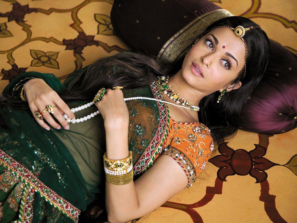 Moment image for "Aishwarya Rai's Memorable Role in 'Jodhaa Akbar'"