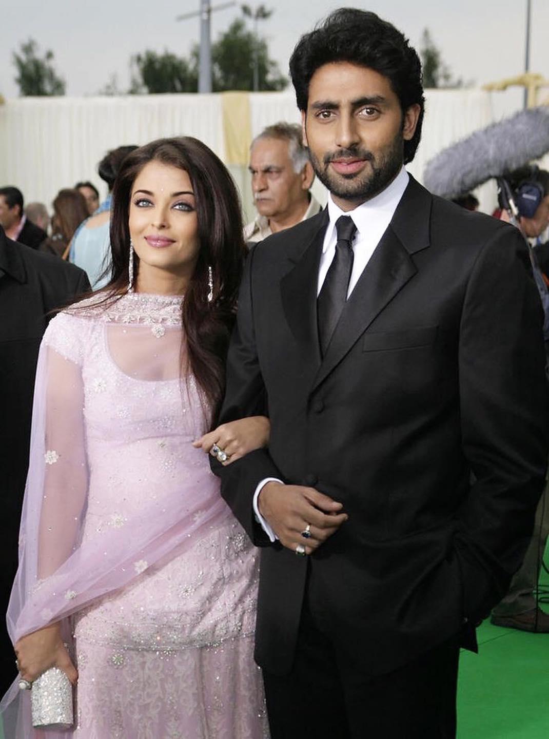 Moment image for Aishwarya Rai and Abhishek Bachchan honored as Glam Couple in Reebok Zoom Glam Award.