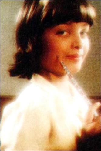 Moment image for Aishwarya Rai's Journey: From Relocation to Bollywood Star