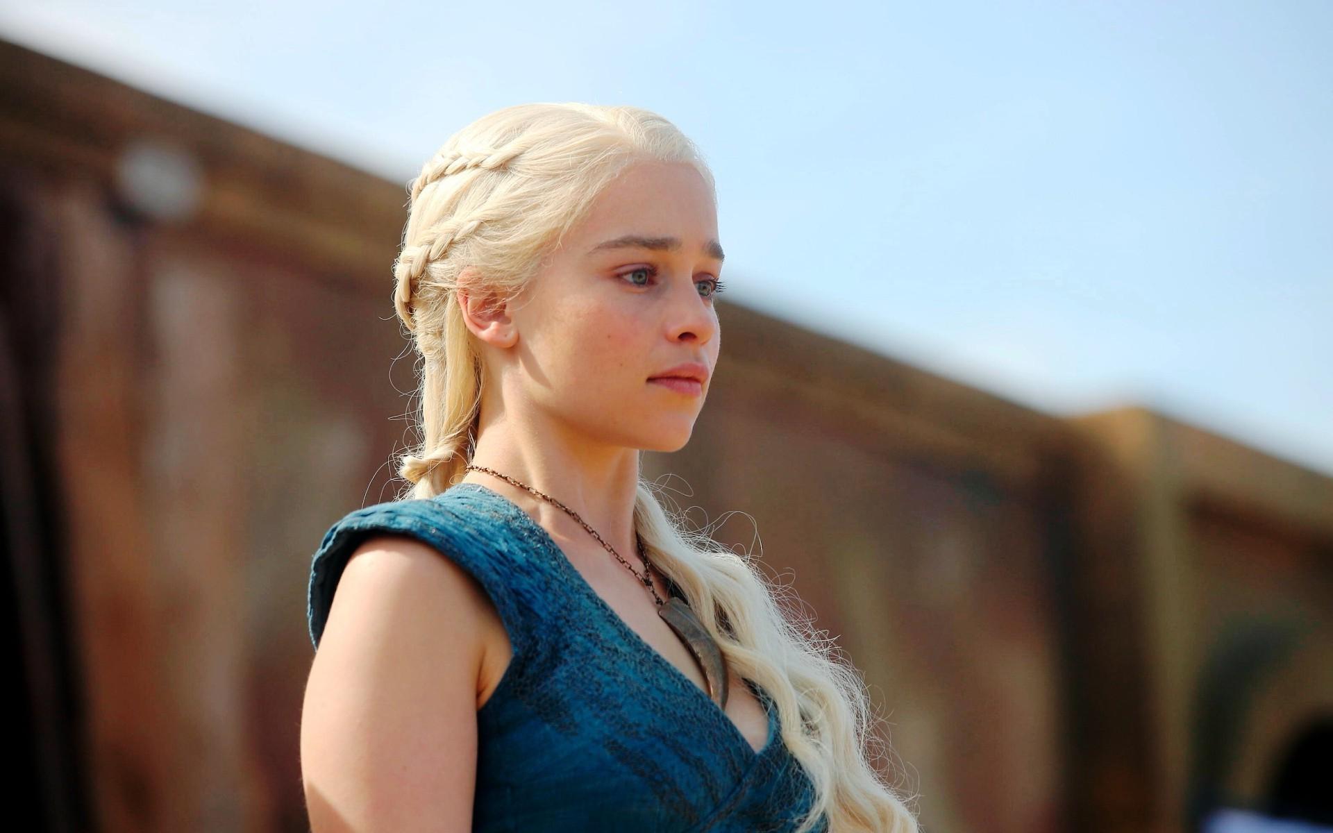 Moment image for Daenerys Targaryen in Game of Thrones: 62 episodes, 2011–2019.