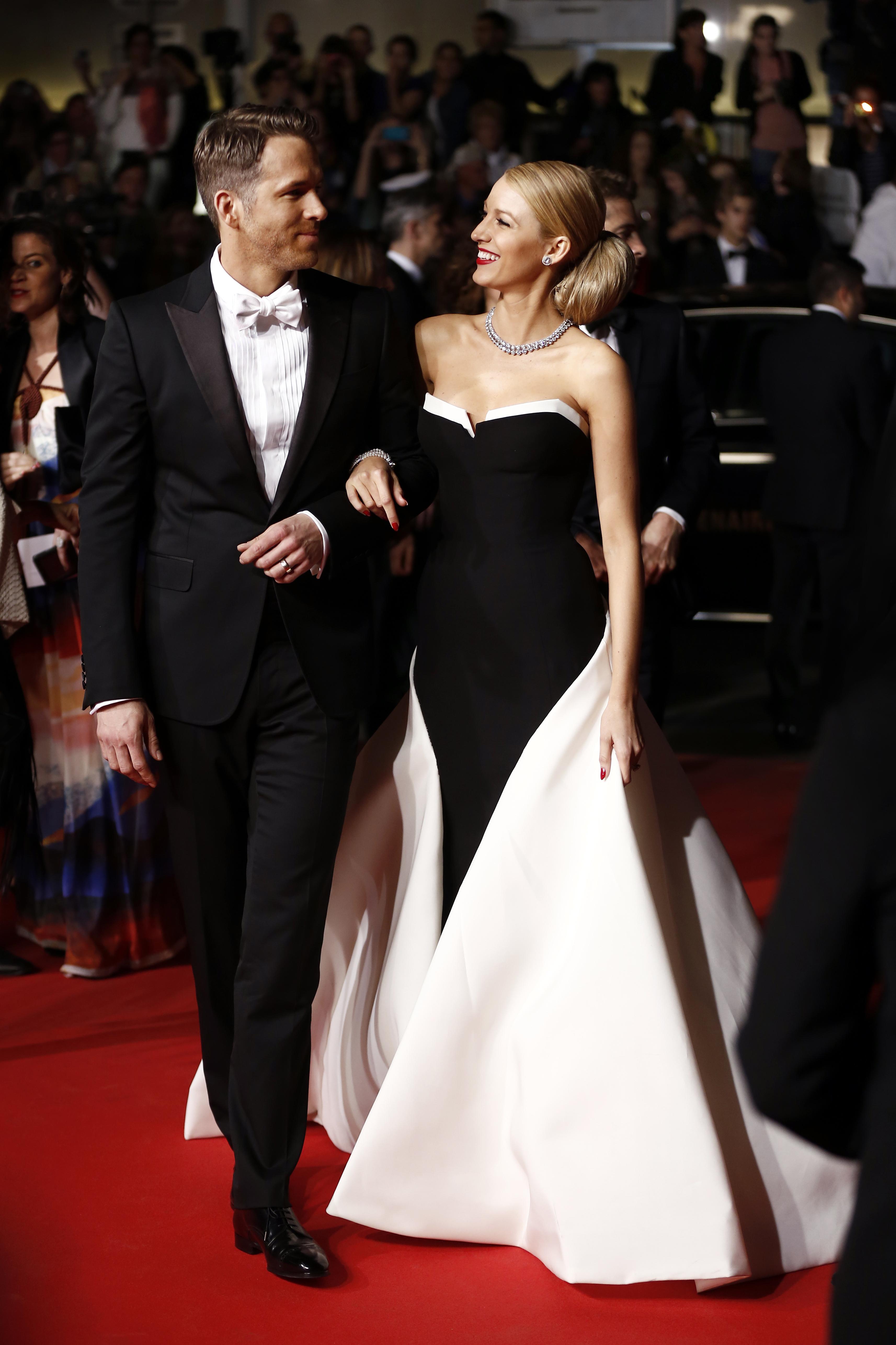 Moment image for Ryan Reynolds Marries Blake Lively