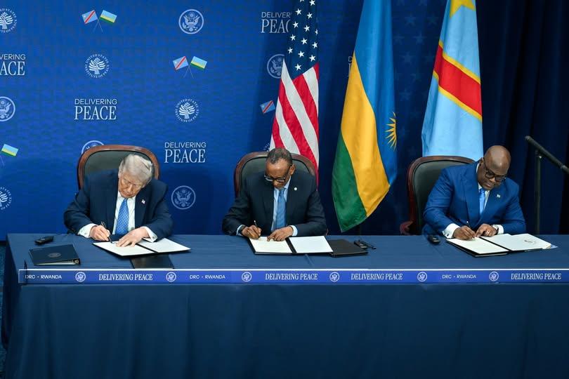 Moment image for Presidents Tshisekedi and Kagame sign peace deal in Washington hosted by US President Trump