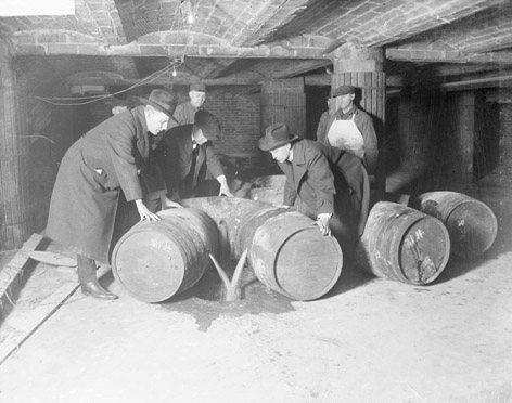 Moment image for 18th Amendment bans alcohol production, sale, transport nationally.