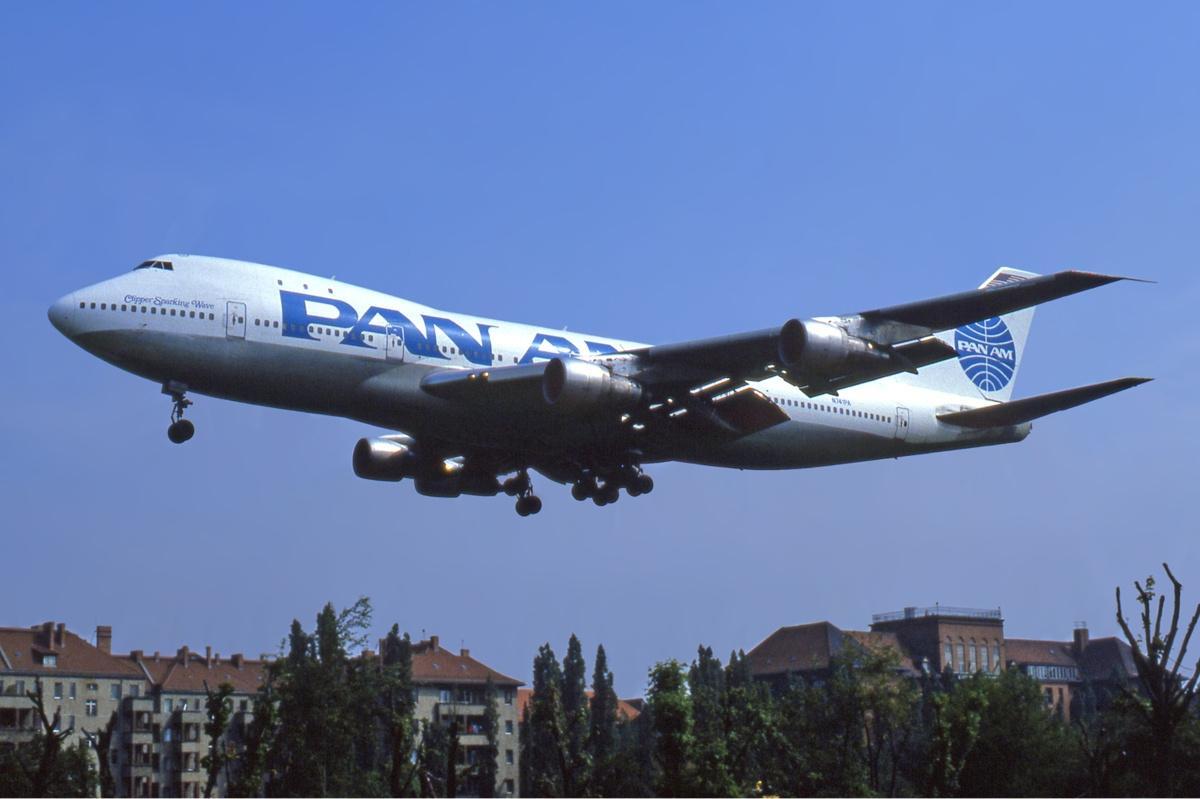 Moment image for Pan Am: The story behind a pioneering airline company.