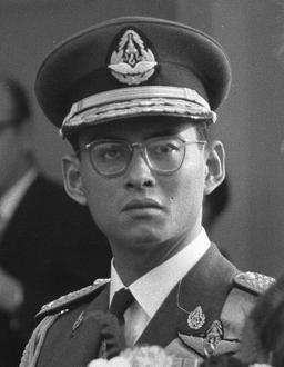 Bhumibol Adulyadej becomes the King after the brother's death