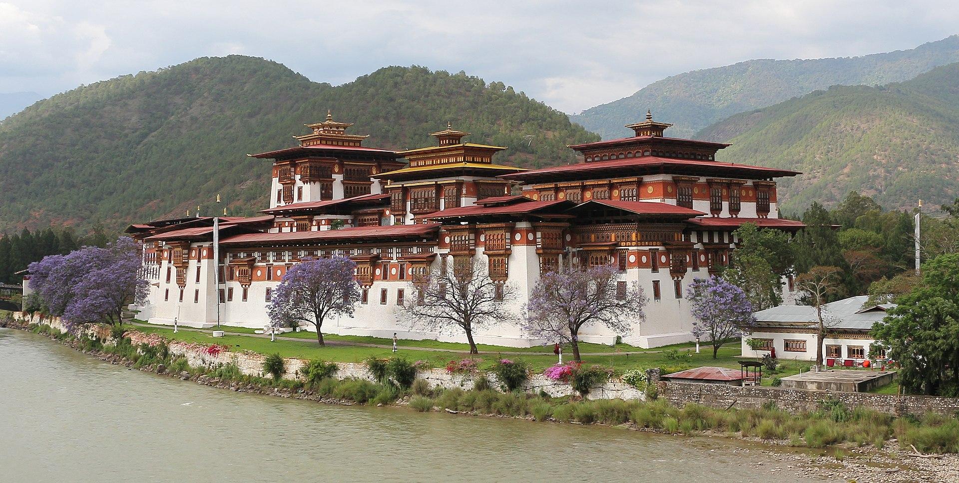 Moment image for Punakha Dzong - Second Oldest and Largest Fortress.