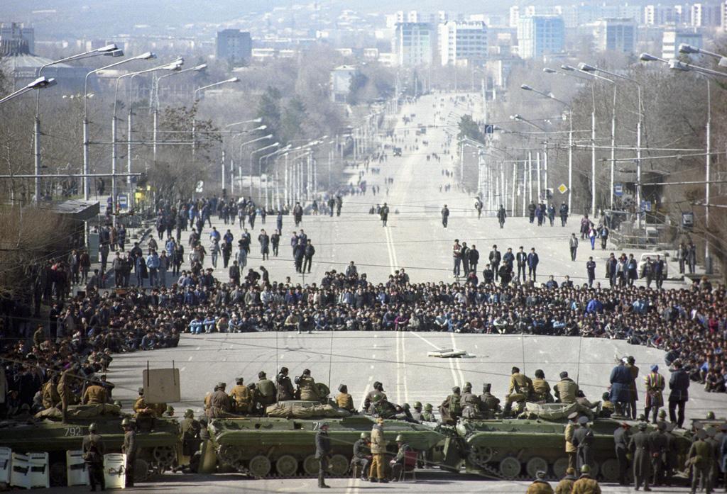 Moment image for 1990 Dushanbe riots and Tajikistan independence struggle