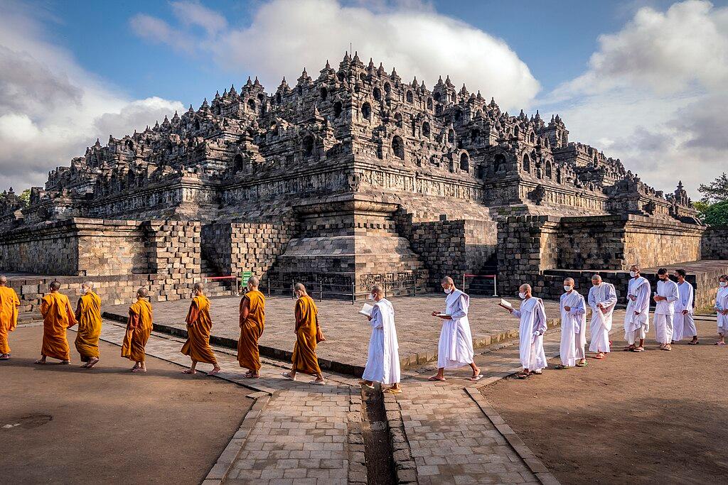 Moment image for Borobudur: Ancient Construction of Buddhist Temple
