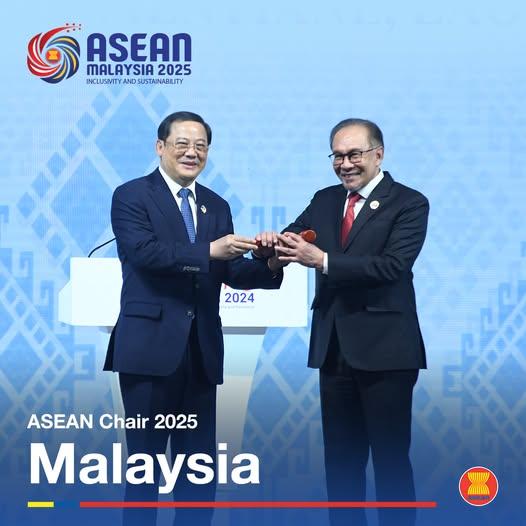 Moment image for Malaysia officially assumes ASEAN Chairmanship with theme "Inclusivity and Sustainability"