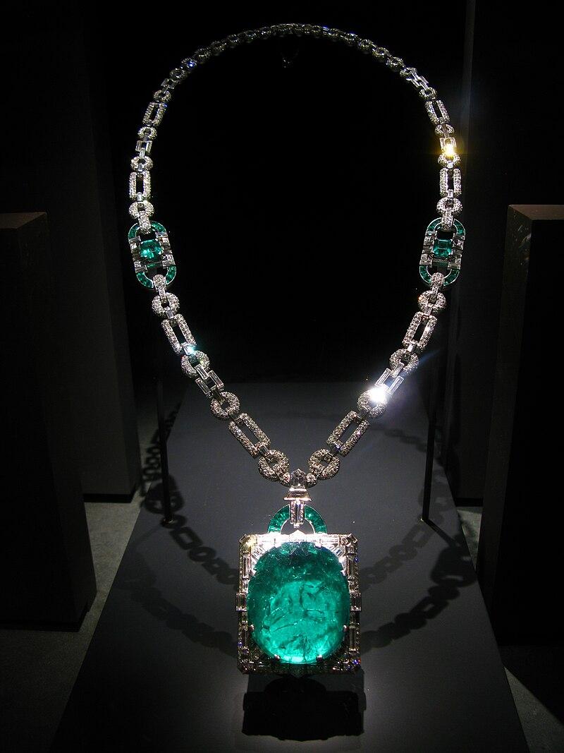 Moment image for Mackay Emerald and Diamond Necklace