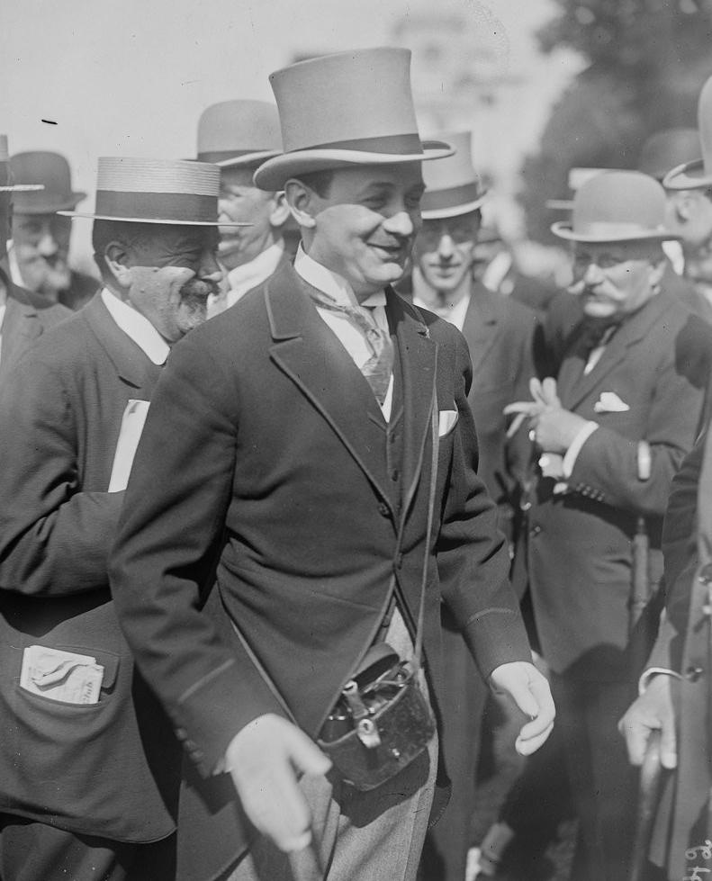 Moment image for Establishment of House of Dior