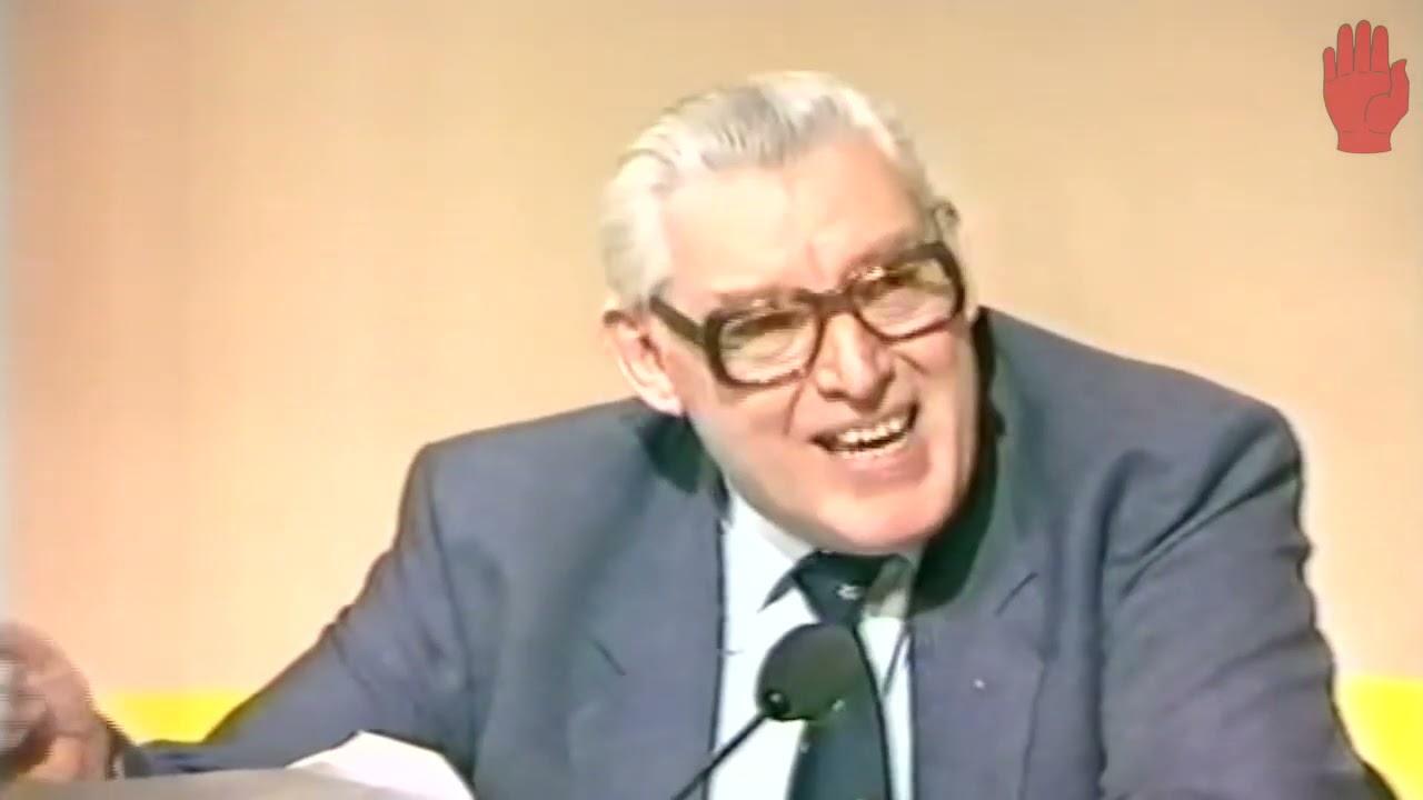 Moment image for Anglo-Irish Agreement: Cooperation for Northern Ireland between UK and Ireland leaders.