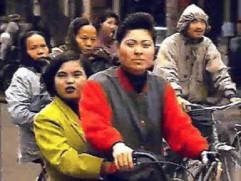 Moment image for President Bill Clinton lifts the US trade embargo against Vietnam.