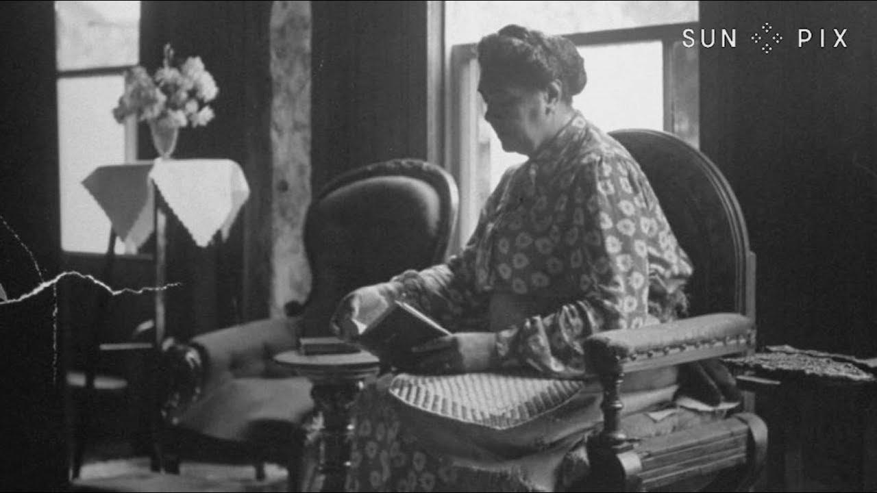 Moment image for succession of Queen Sālote Tupou III.