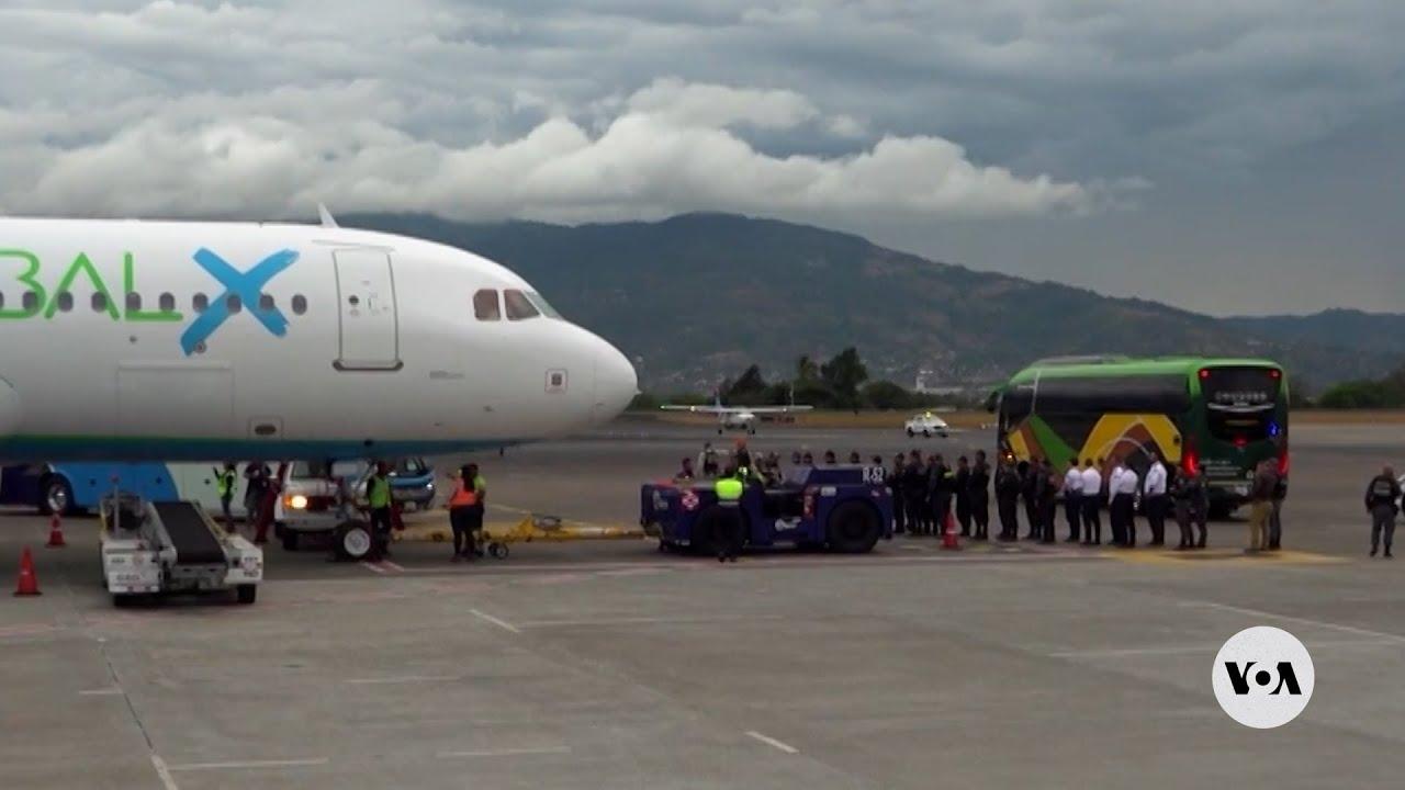 Moment image for United States Deports 135 Migrants to Costa Rica