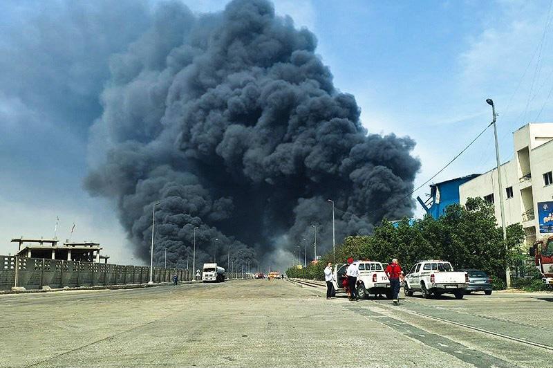Moment image for Major explosion and fire at Bandar Abbas port kills 57 and injures over 1,000