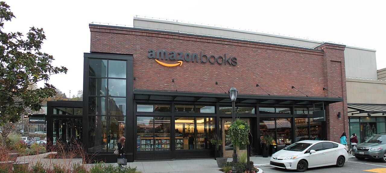 Moment image for Amazon opened first physical bookstore